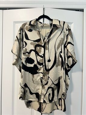JODIFL Abstract Print Button Front Blouse Size Medium Boutique